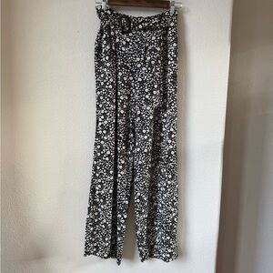 Who‎ what wear wide leg high waisted floral pants